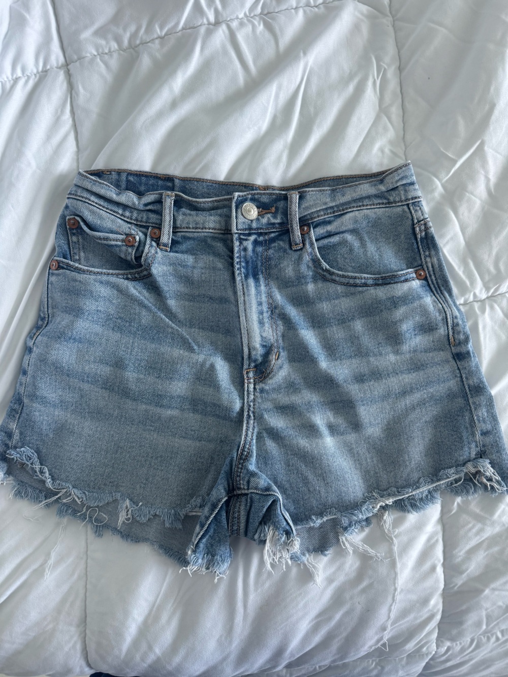 American Eagle Light Wash Frayed Hem Denim Shorts